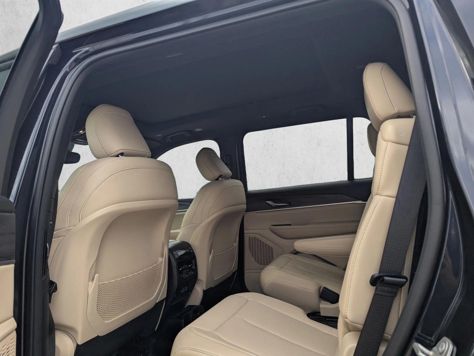 2024 Jeep Grand Cherokee L Limited 4x2