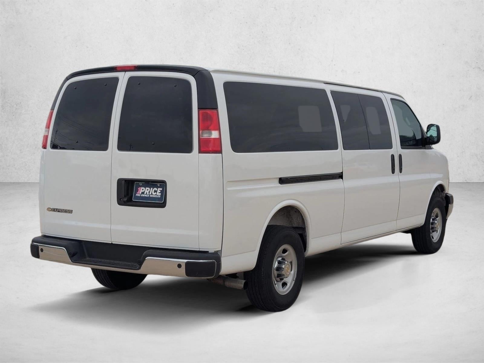 2025 Chevrolet Express Passenger 1LT