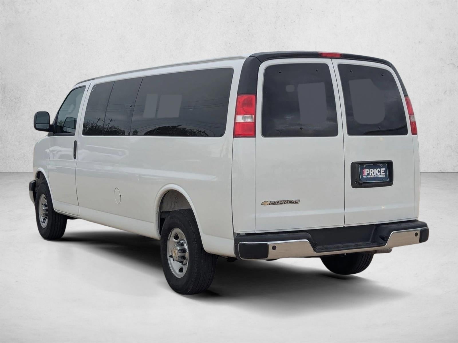 2025 Chevrolet Express Passenger 1LT