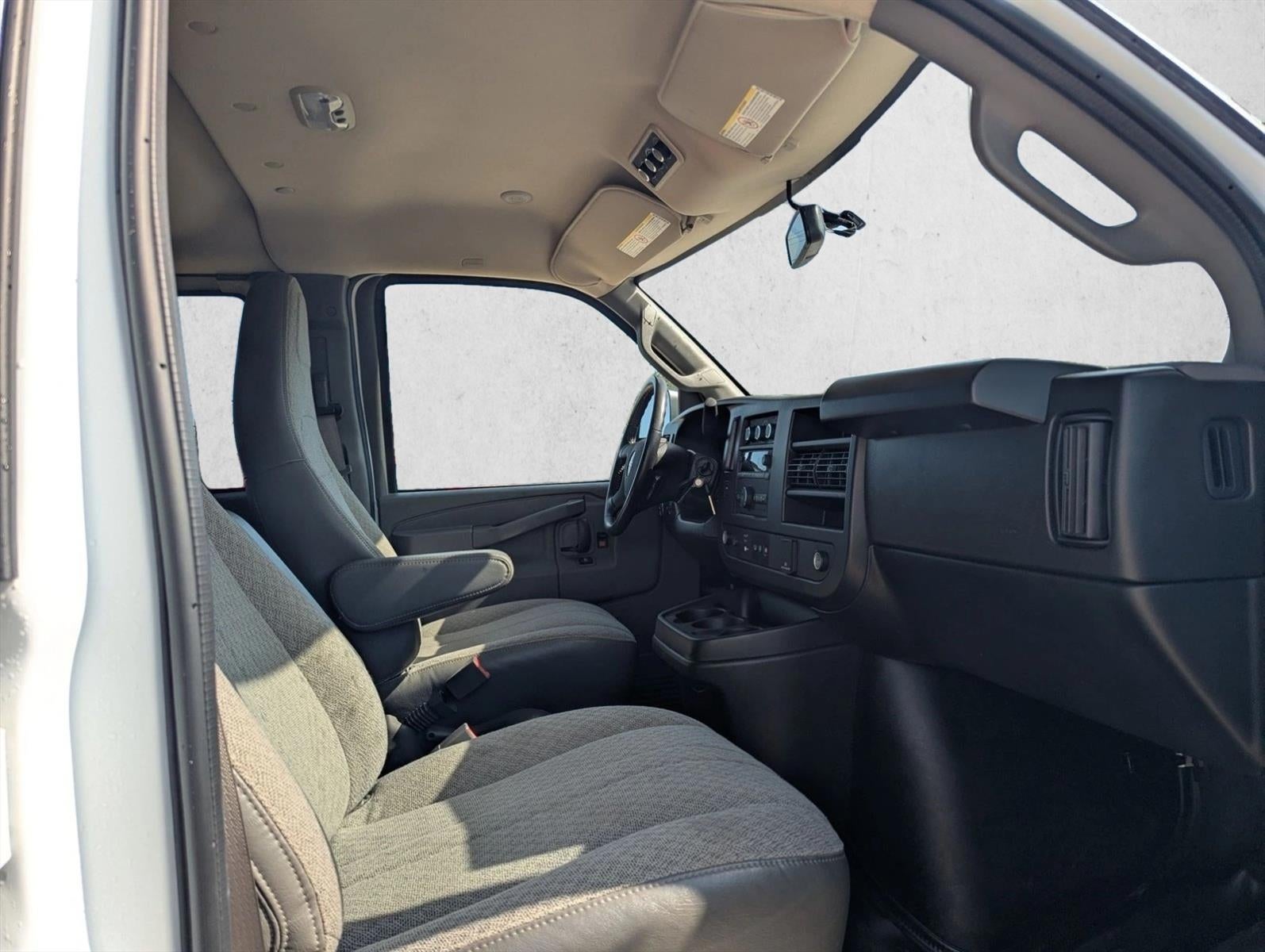 2023 GMC Savana Passenger 3500 LS
