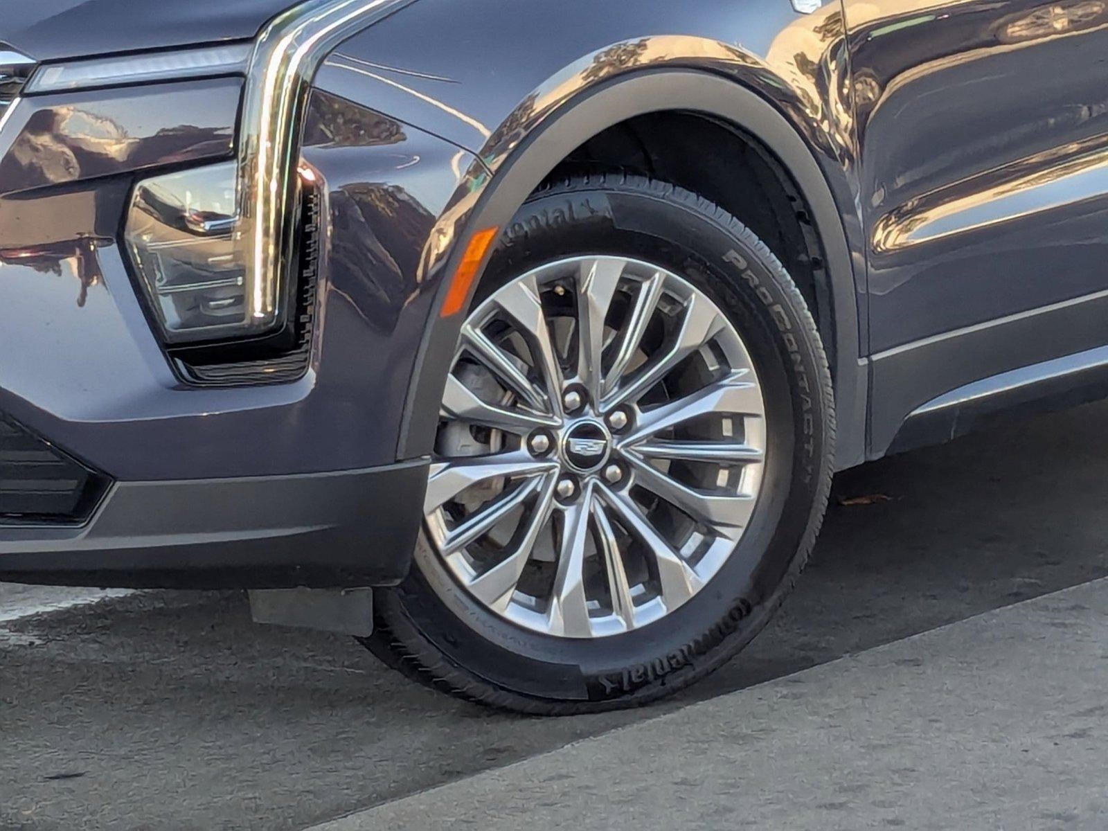 2025 Cadillac XT4 Premium Luxury