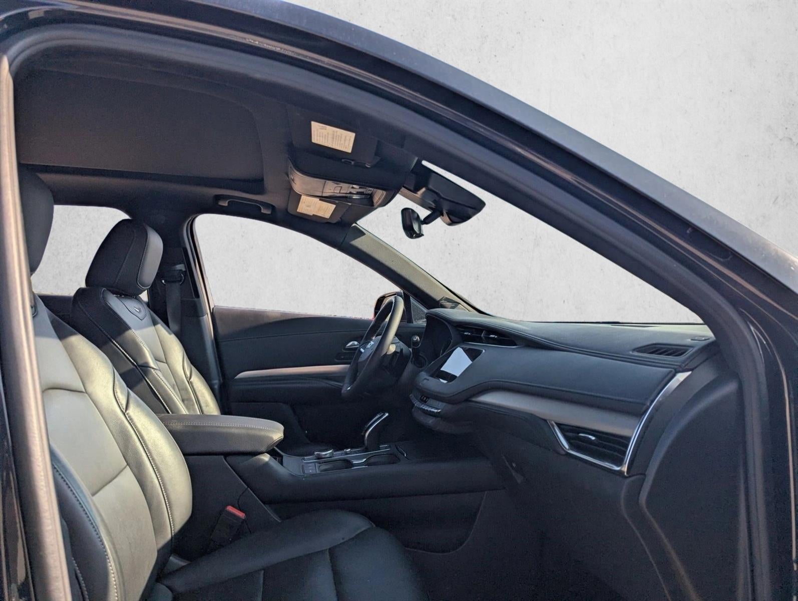 2022 Cadillac XT4 Premium Luxury