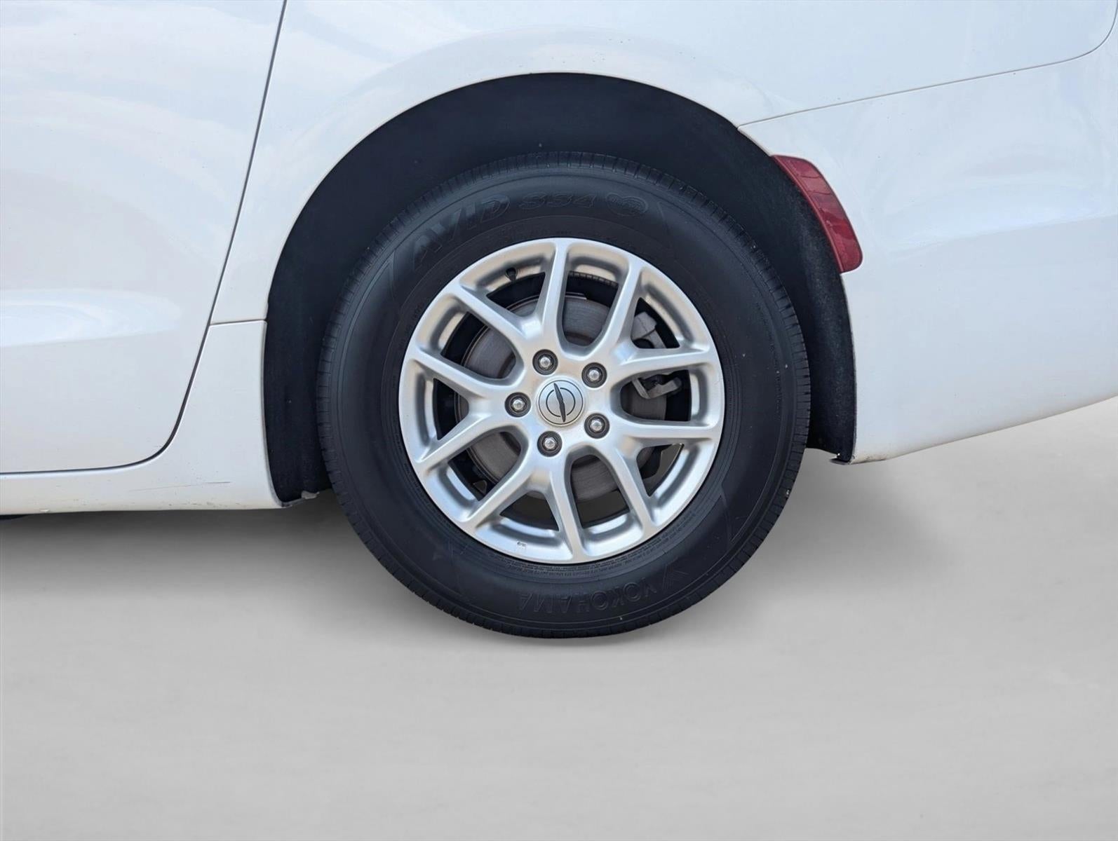 2025 Chrysler Pacifica Select