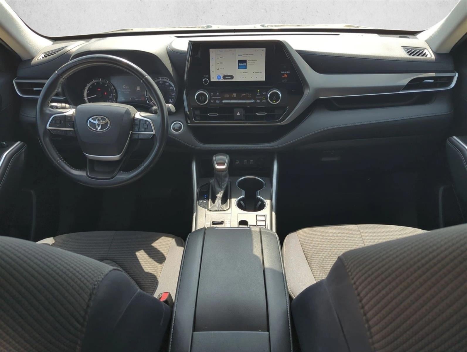 2024 Toyota Highlander LE