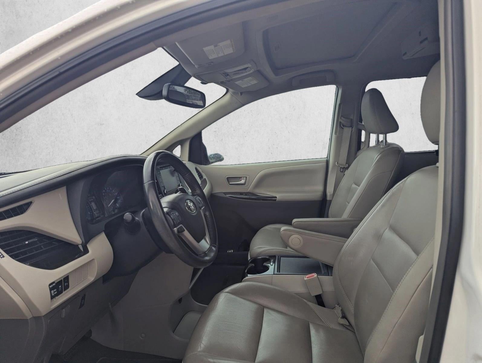 2019 Toyota Sienna XLE 8 Passenger