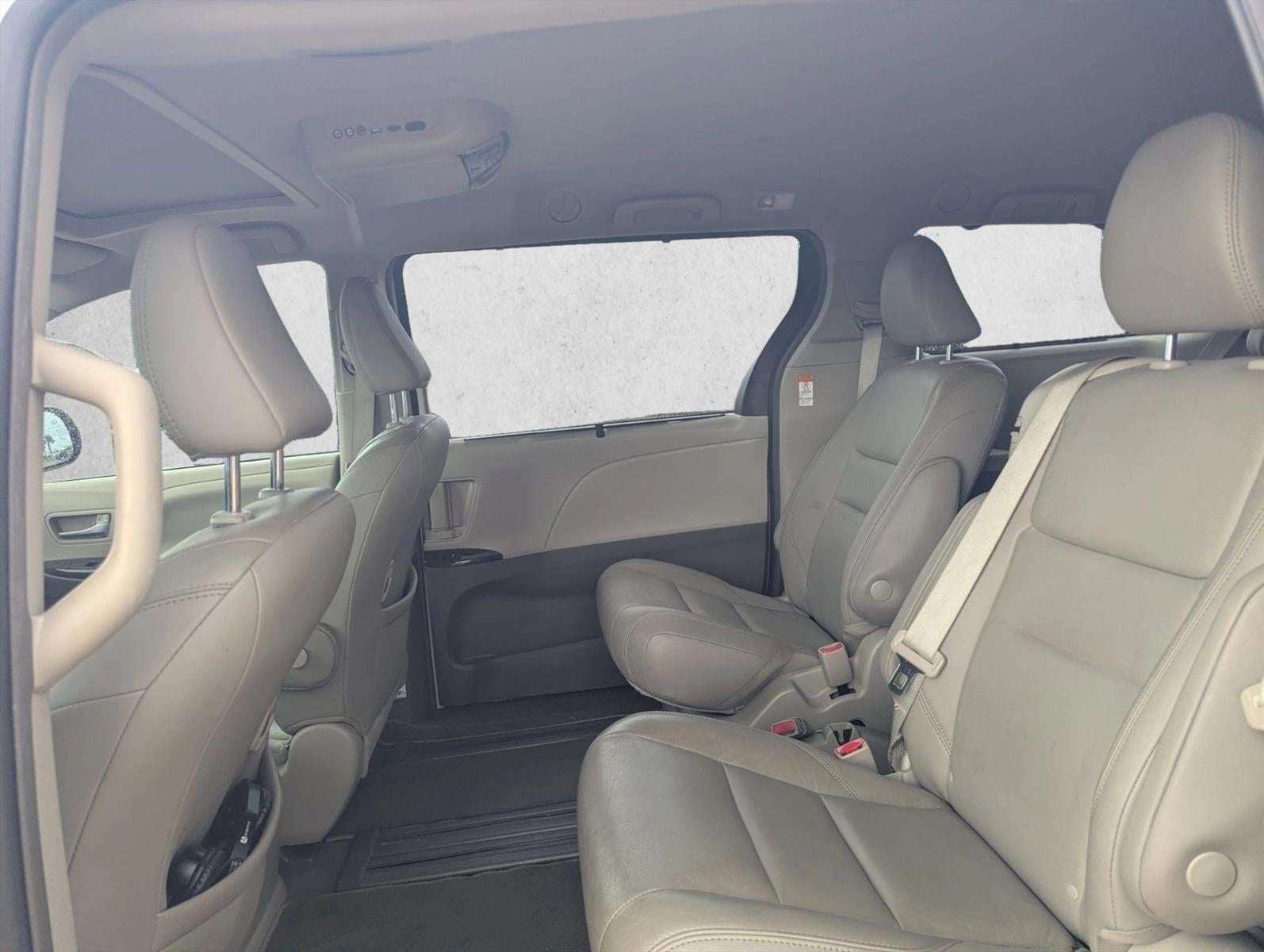 2019 Toyota Sienna XLE 8 Passenger