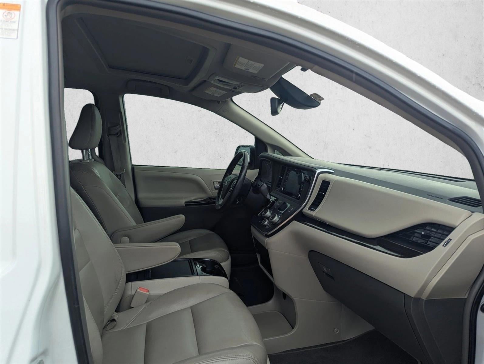 2019 Toyota Sienna XLE 8 Passenger