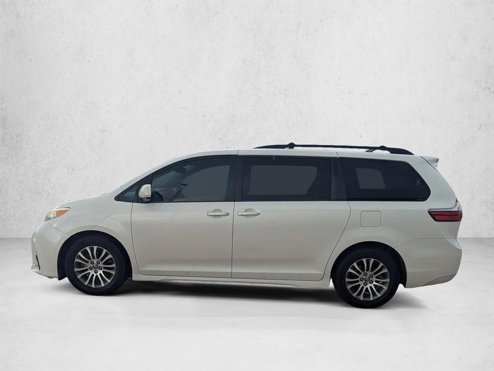 2019 Toyota Sienna XLE 8 Passenger