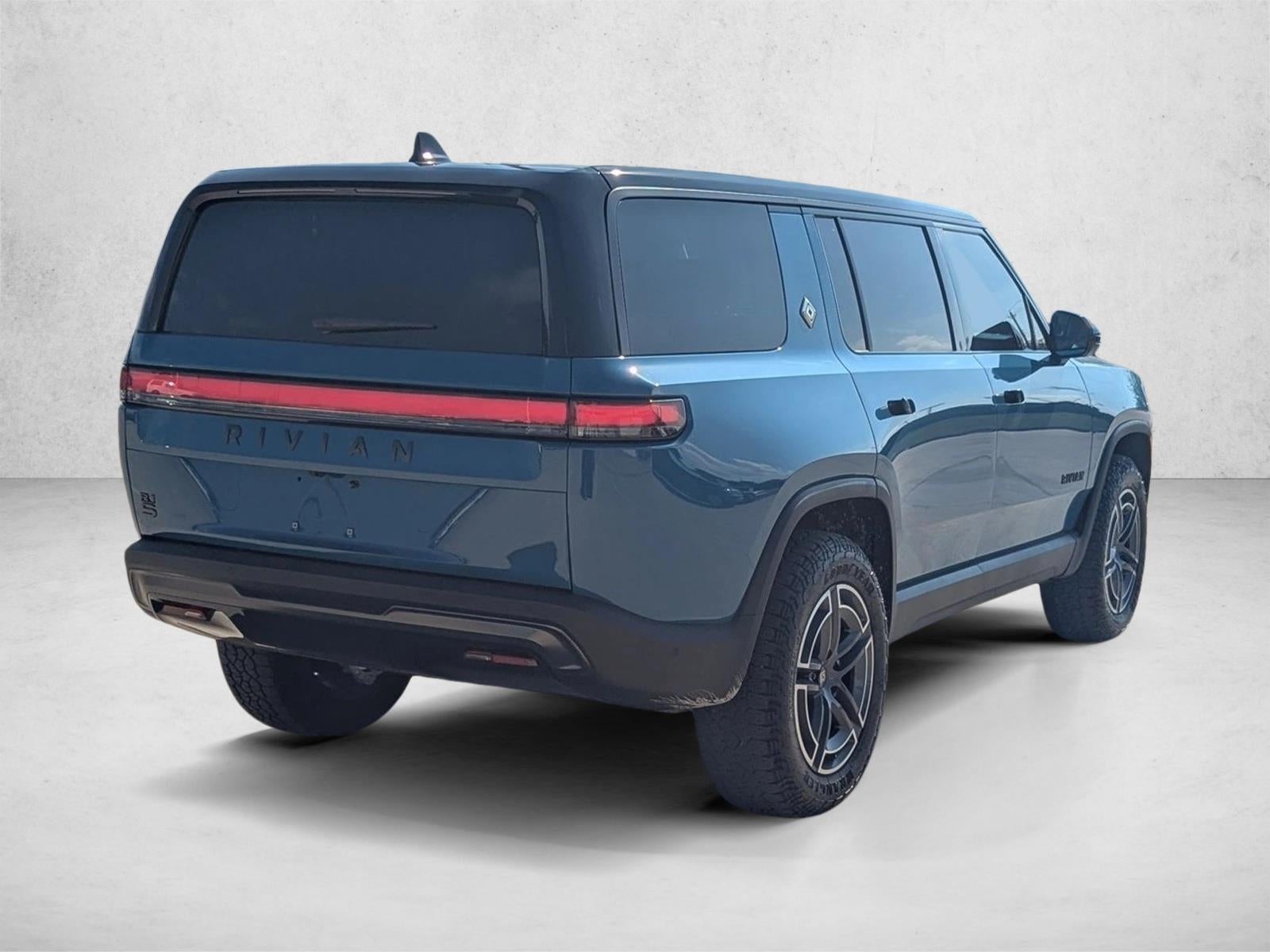 2025 RIVIAN R1S Adventure