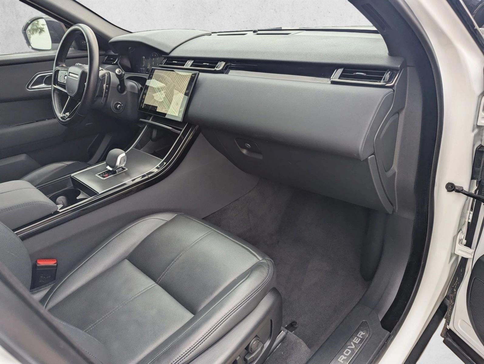 2025 Land Rover Range Rover Velar Dynamic SE