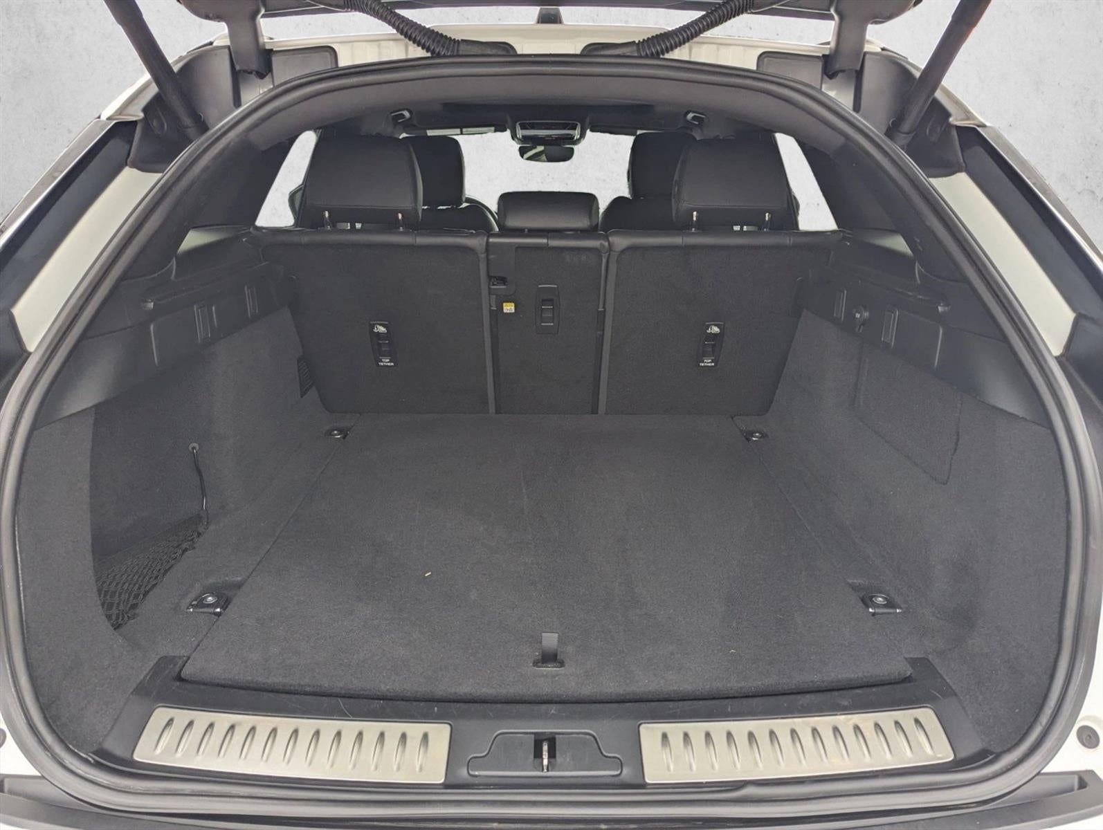 2025 Land Rover Range Rover Velar Dynamic SE