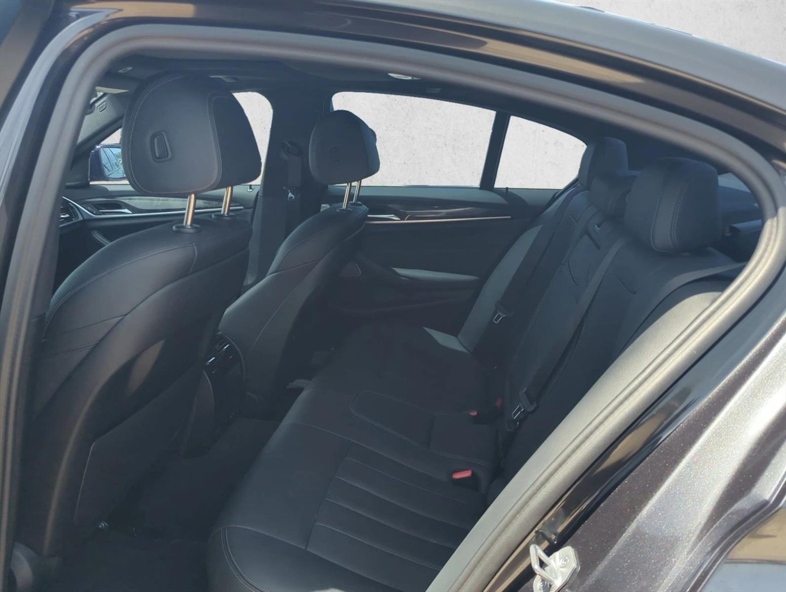 2023 BMW 530 i