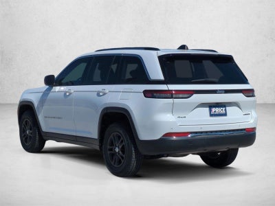 2022 Jeep Grand Cherokee Laredo 4x4