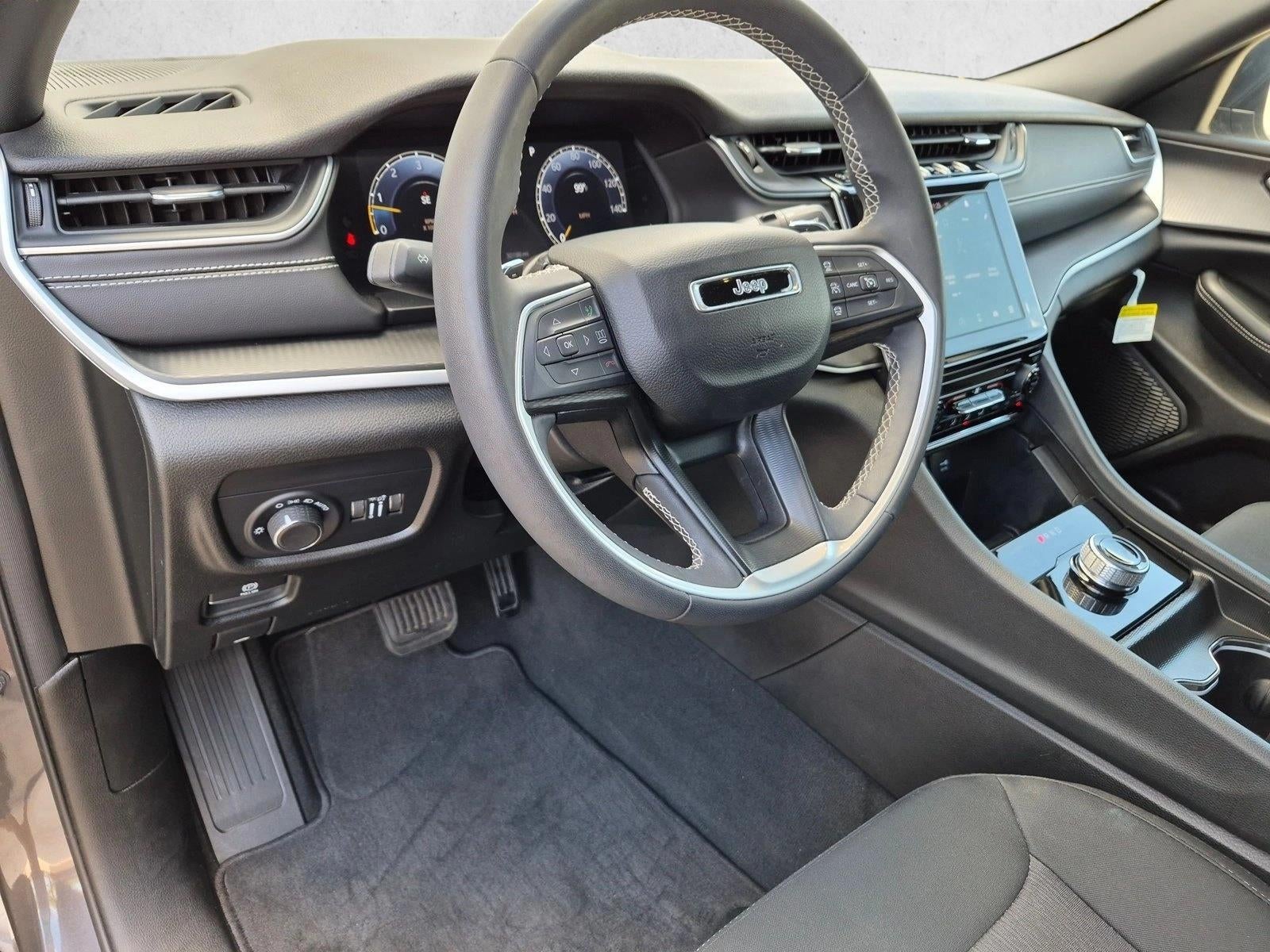 2024 Jeep Grand Cherokee L Laredo 4x4