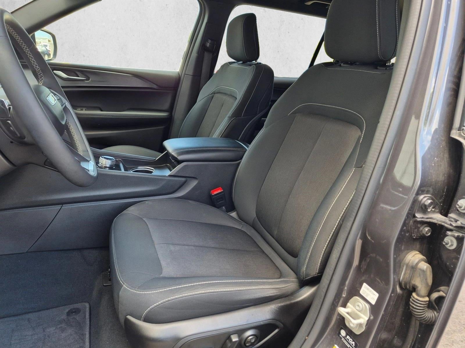 2024 Jeep Grand Cherokee L Laredo 4x4