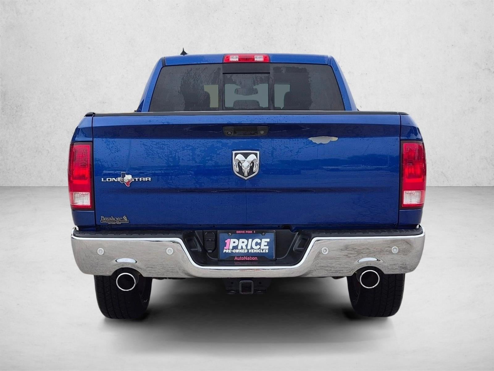 2015 RAM 1500 2WD Crew Cab 5.7 Ft Box Lone Star