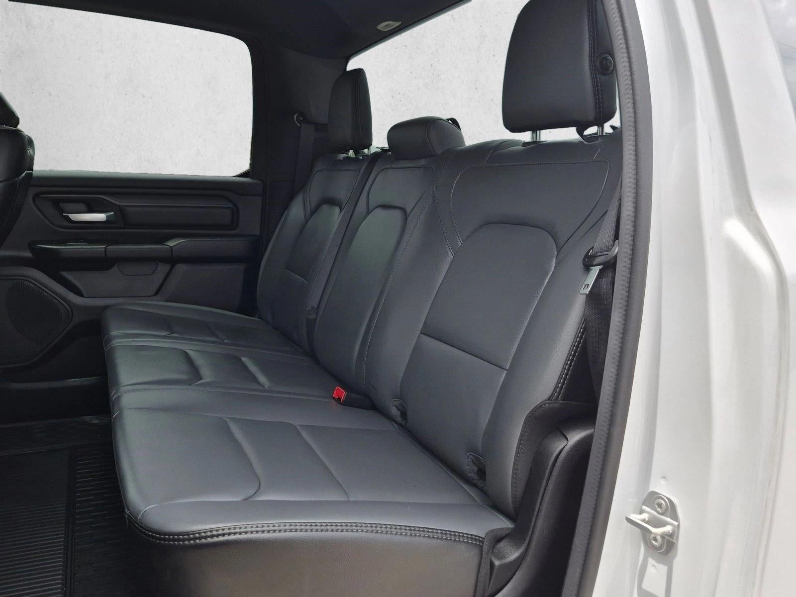 2022 RAM 1500 Tradesman 4x4 Crew Cab 6'4" Box