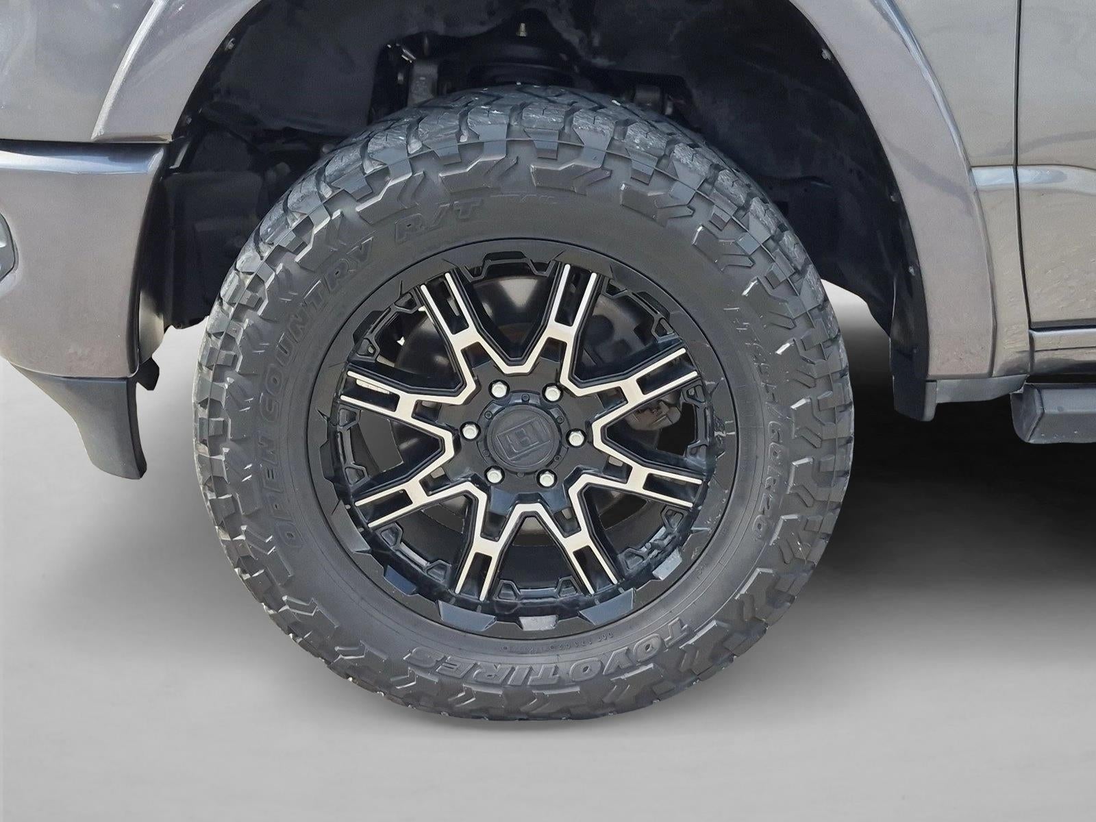 2019 RAM 1500 Laramie 4x4 Crew Cab 5'7" Box