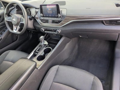 2024 Nissan Altima 2.5 SV Sedan