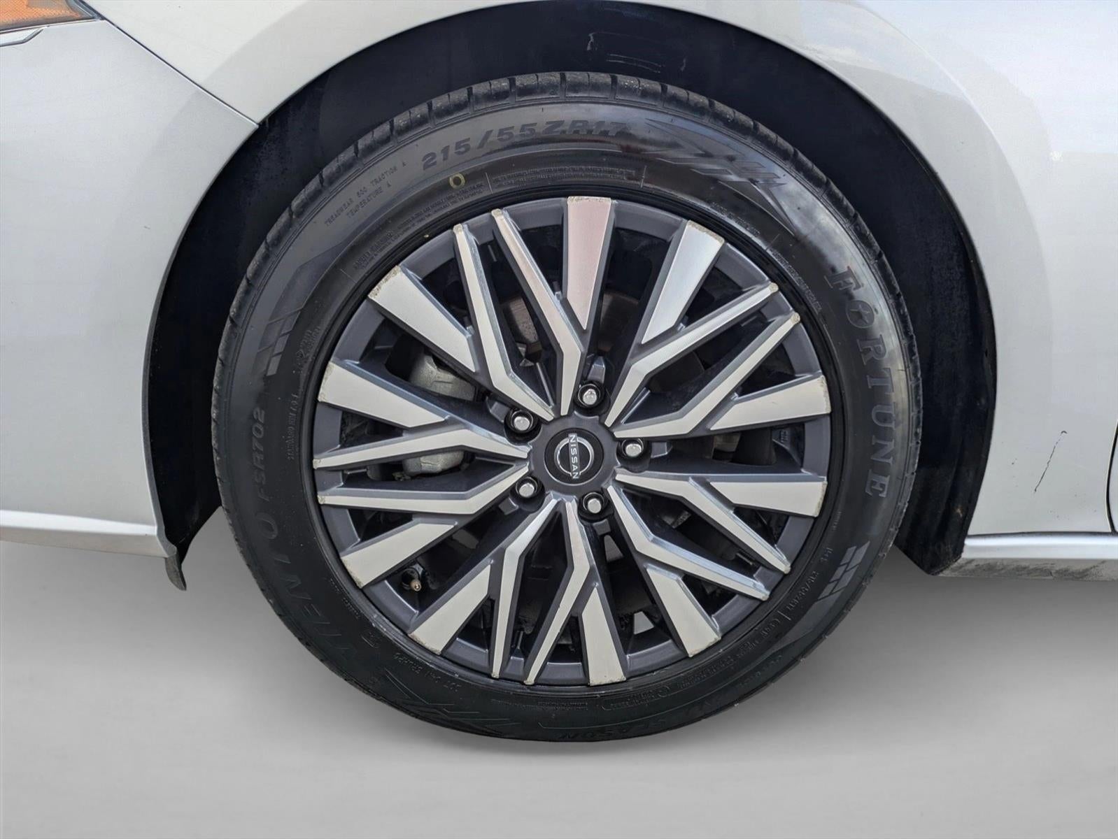 2024 Nissan Altima 2.5 SV Sedan