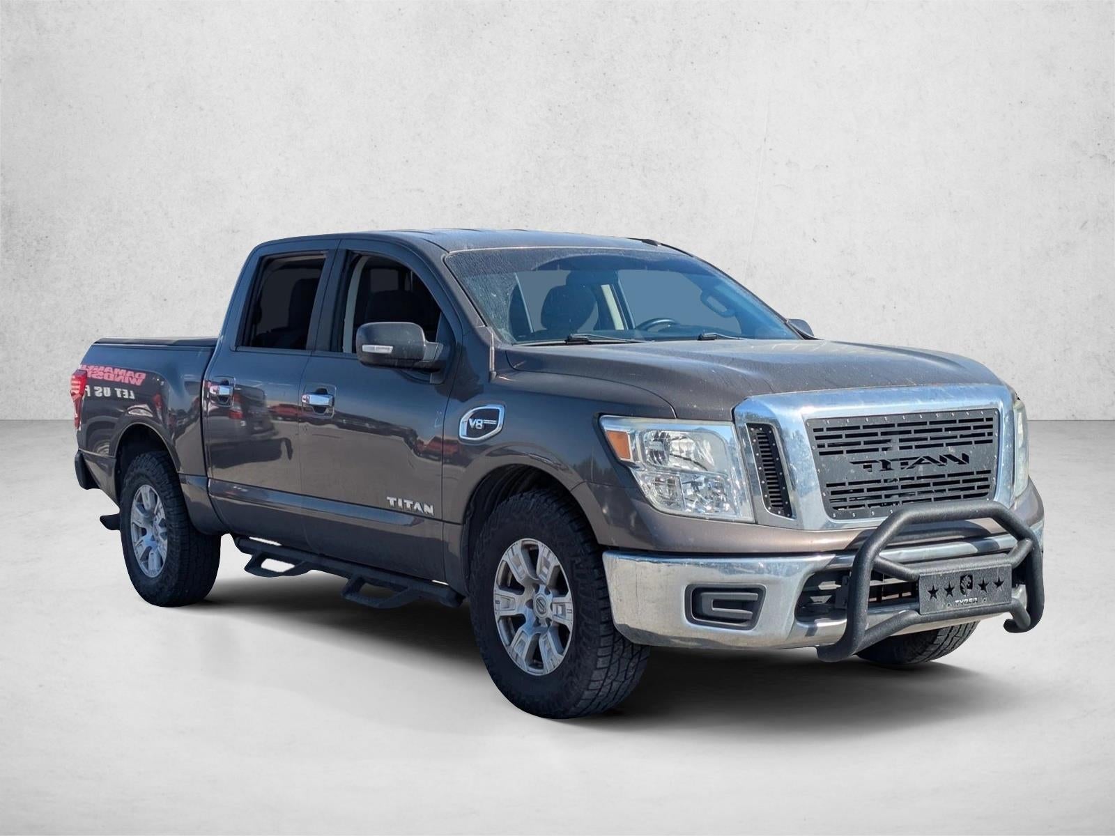 2017 Nissan Titan 4x4 Crew Cab SV