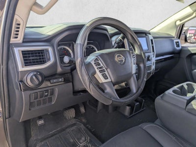 2017 Nissan Titan 4x4 Crew Cab SV