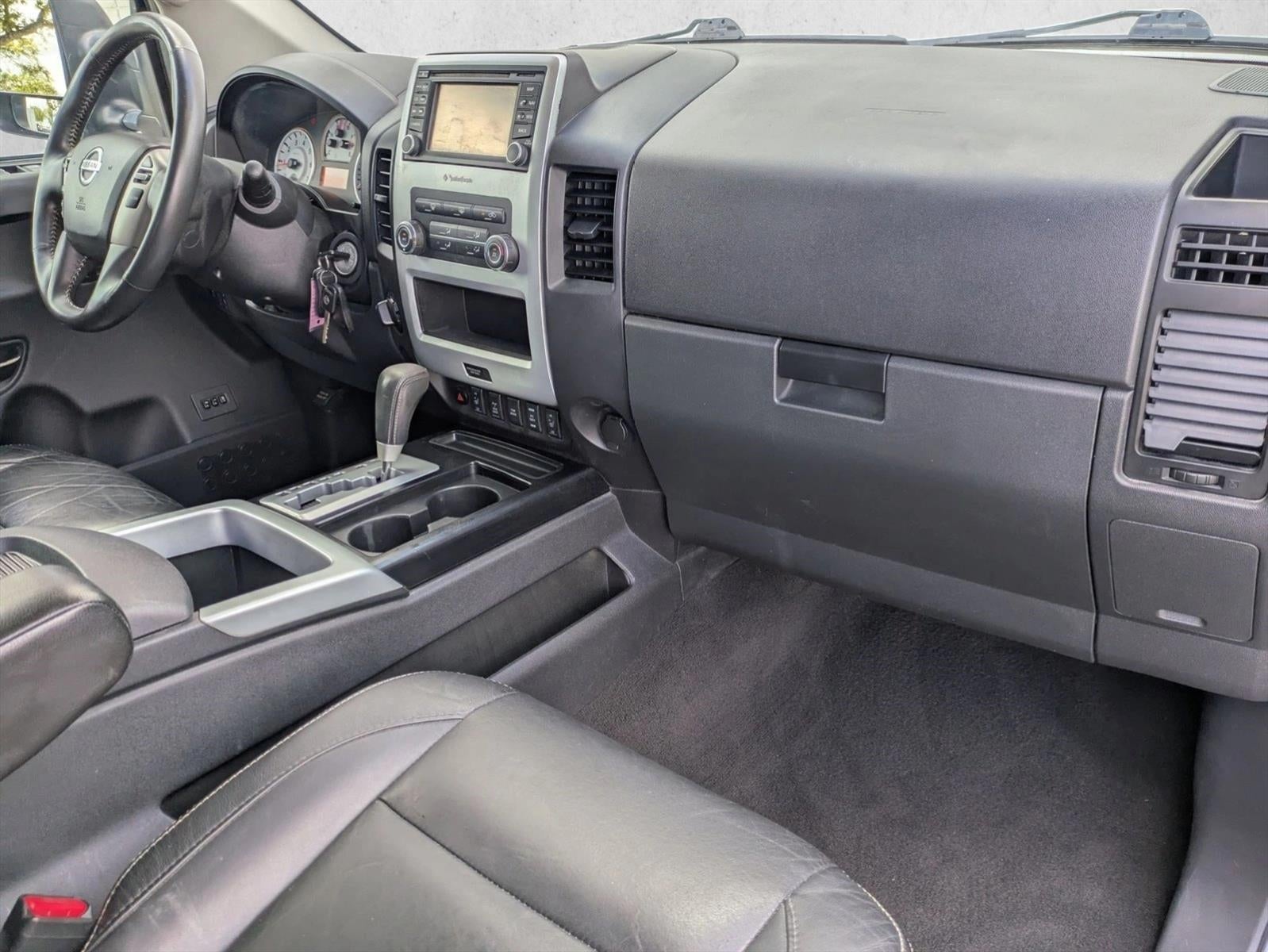 2014 Nissan Titan 4WD Crew Cab Short Bed PRO-4X