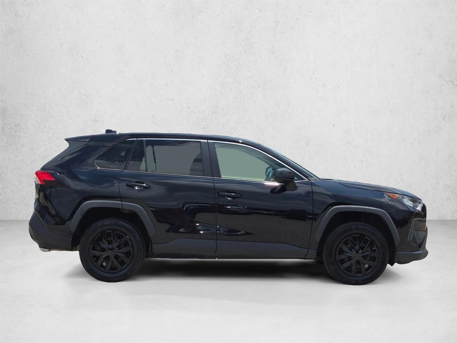 2022 Toyota RAV4 LE FWD (GS)