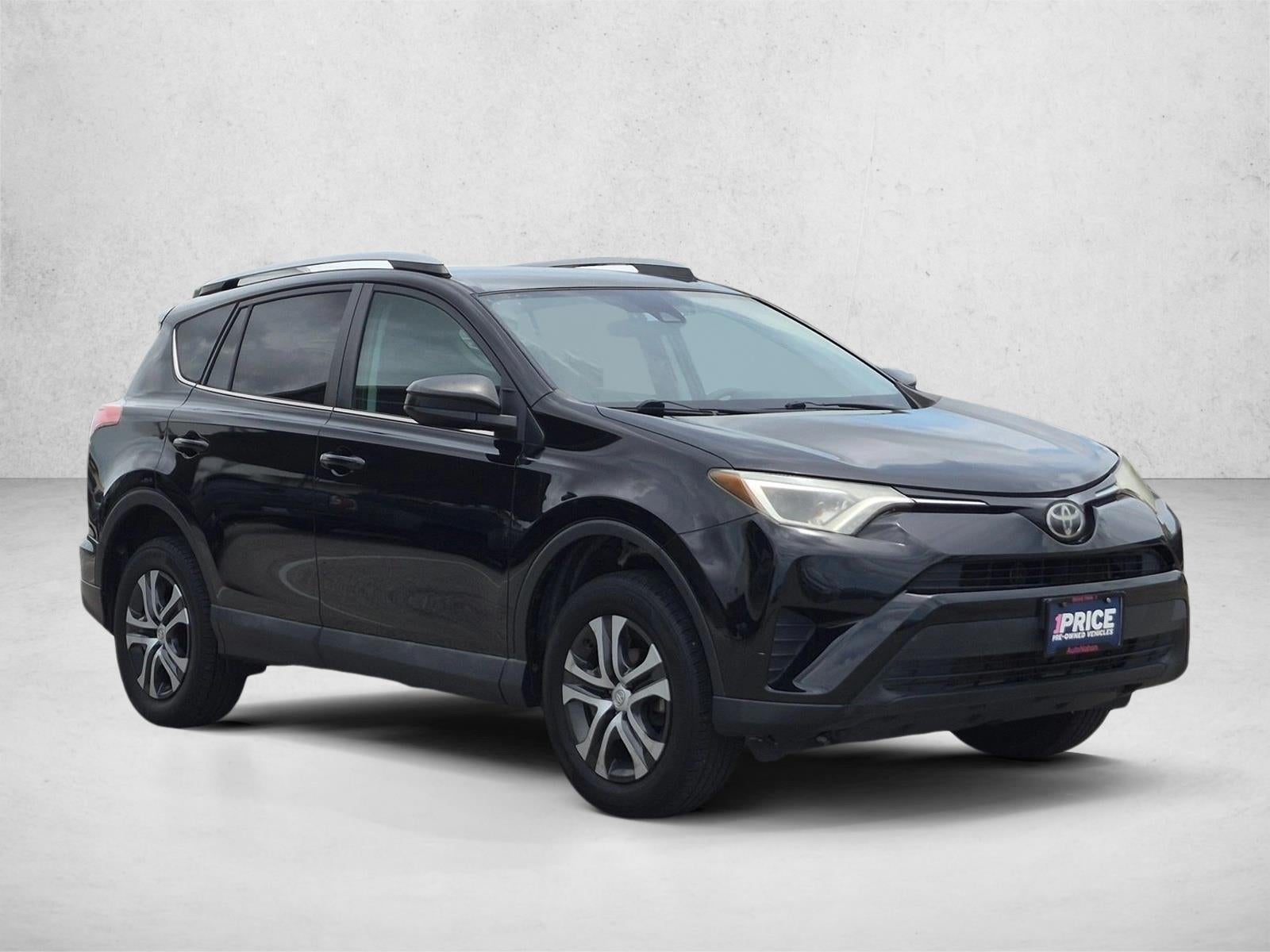 2017 Toyota RAV4 LE FWD (GS)