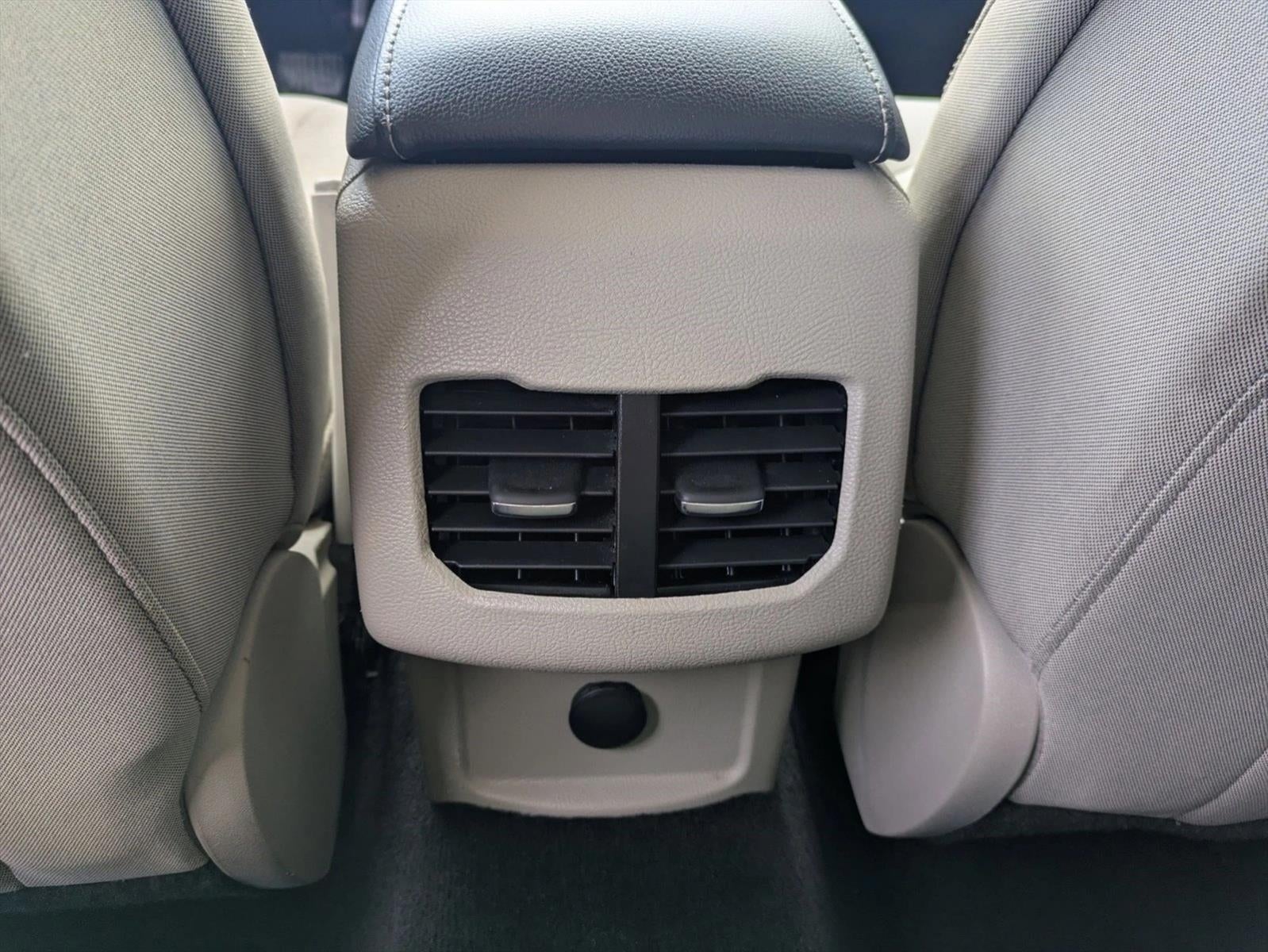 2017 Ford Fusion SE FWD