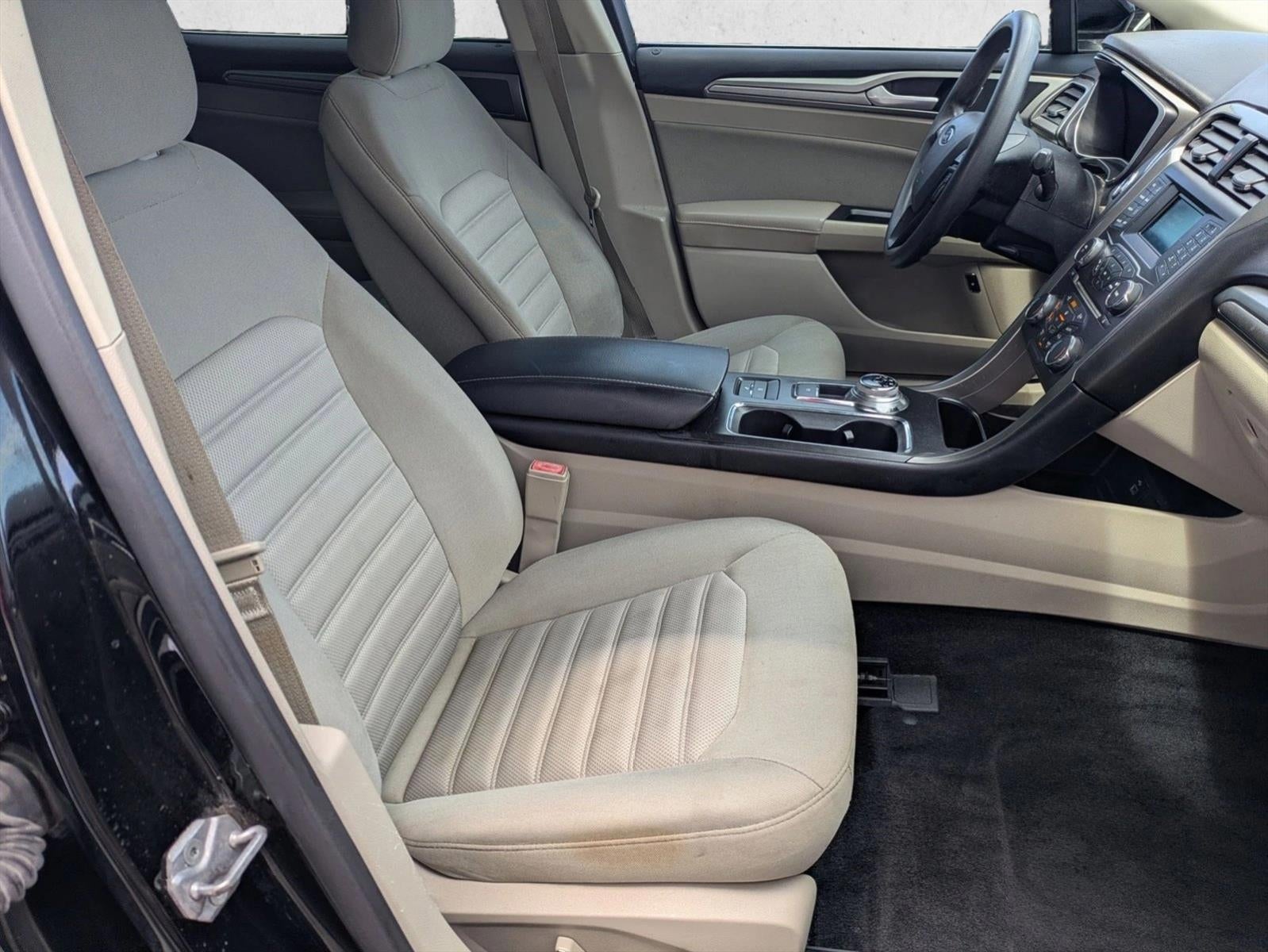 2017 Ford Fusion SE FWD