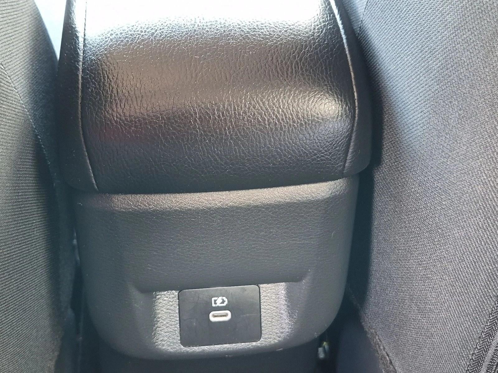 2023 Nissan Versa SV CVT