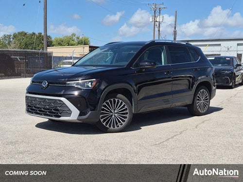 2025 Volkswagen Taos SE FWD