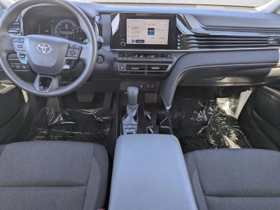 2025 Toyota Camry LE (SE)