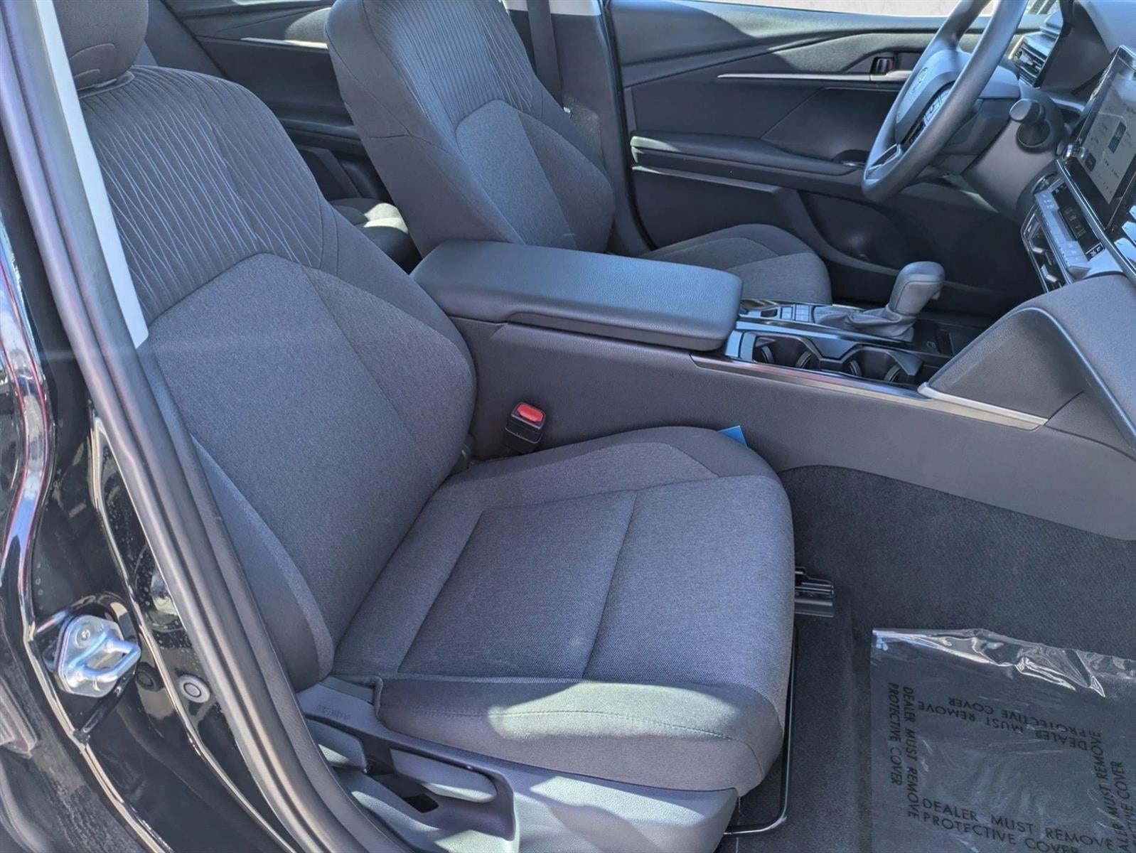 2025 Toyota Camry LE (SE)