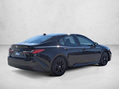 2025 Toyota Camry LE (SE)