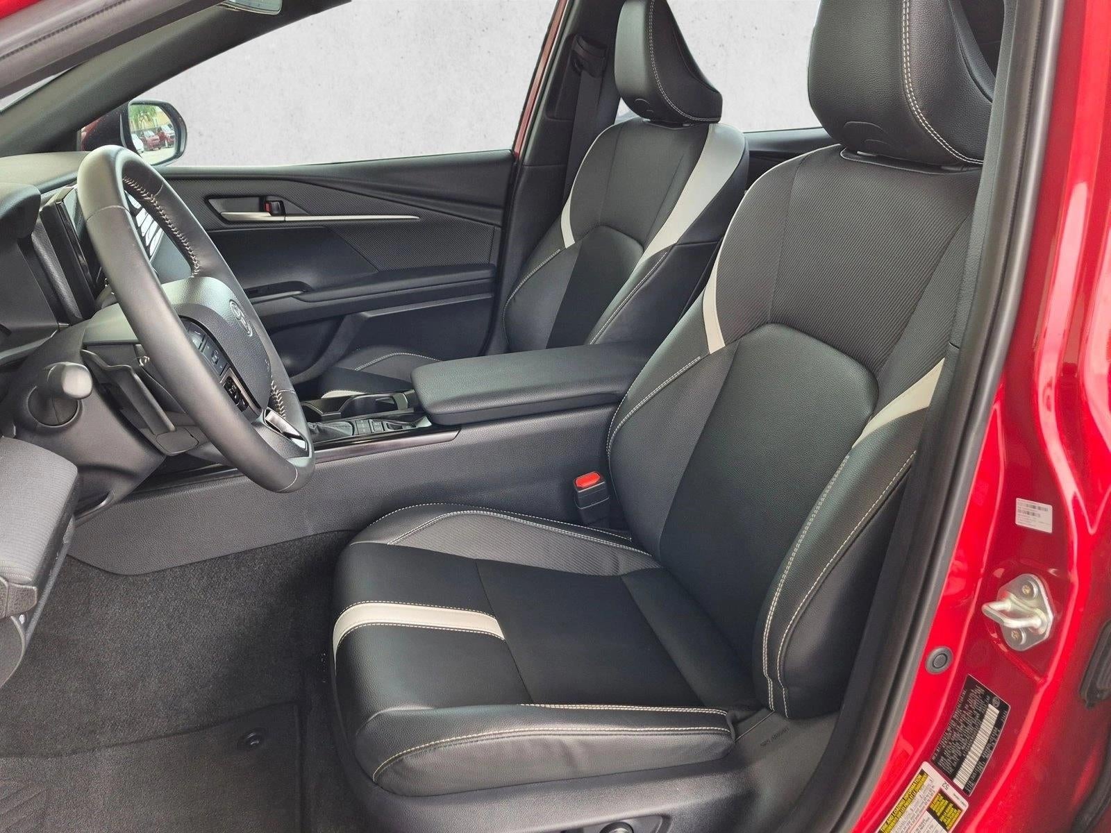 2025 Toyota Camry SE (Natl)