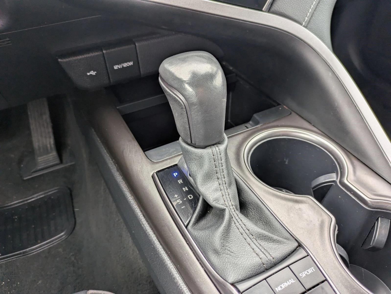 2024 Toyota Camry SE Auto (SE)