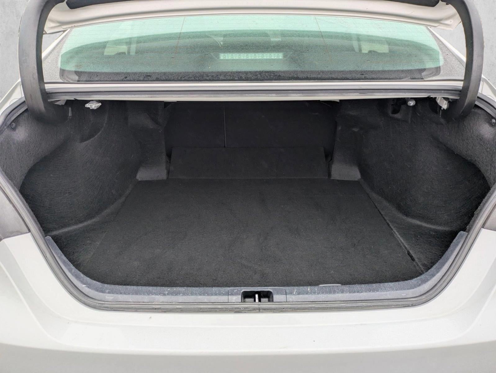 2024 Toyota Camry SE Auto (SE)