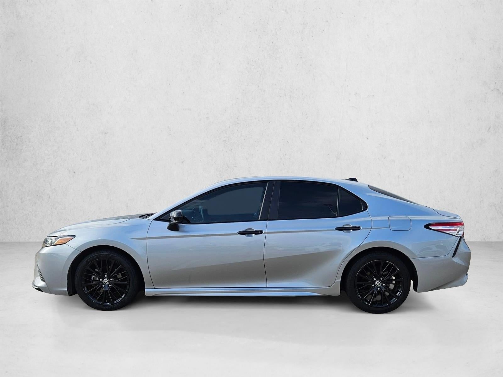 2020 Toyota Camry SE Nightshade Auto (Natl)