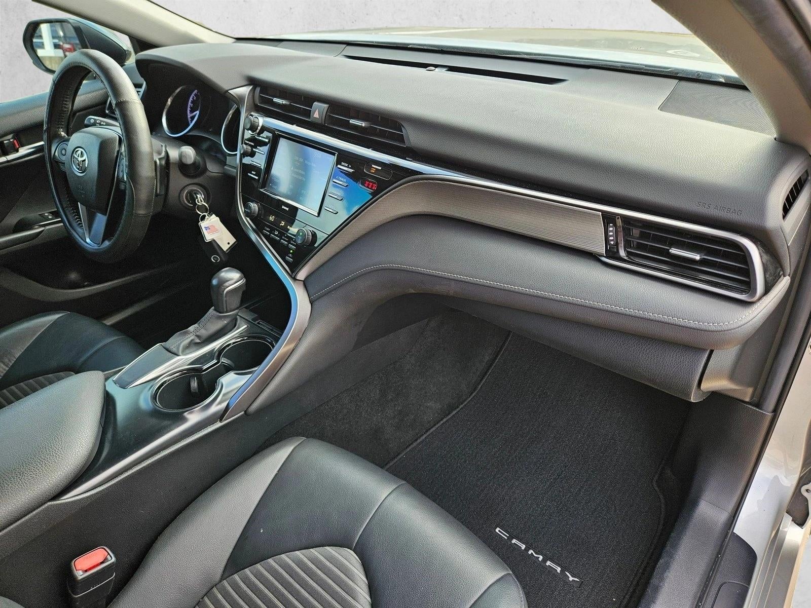 2020 Toyota Camry SE Nightshade Auto (Natl)