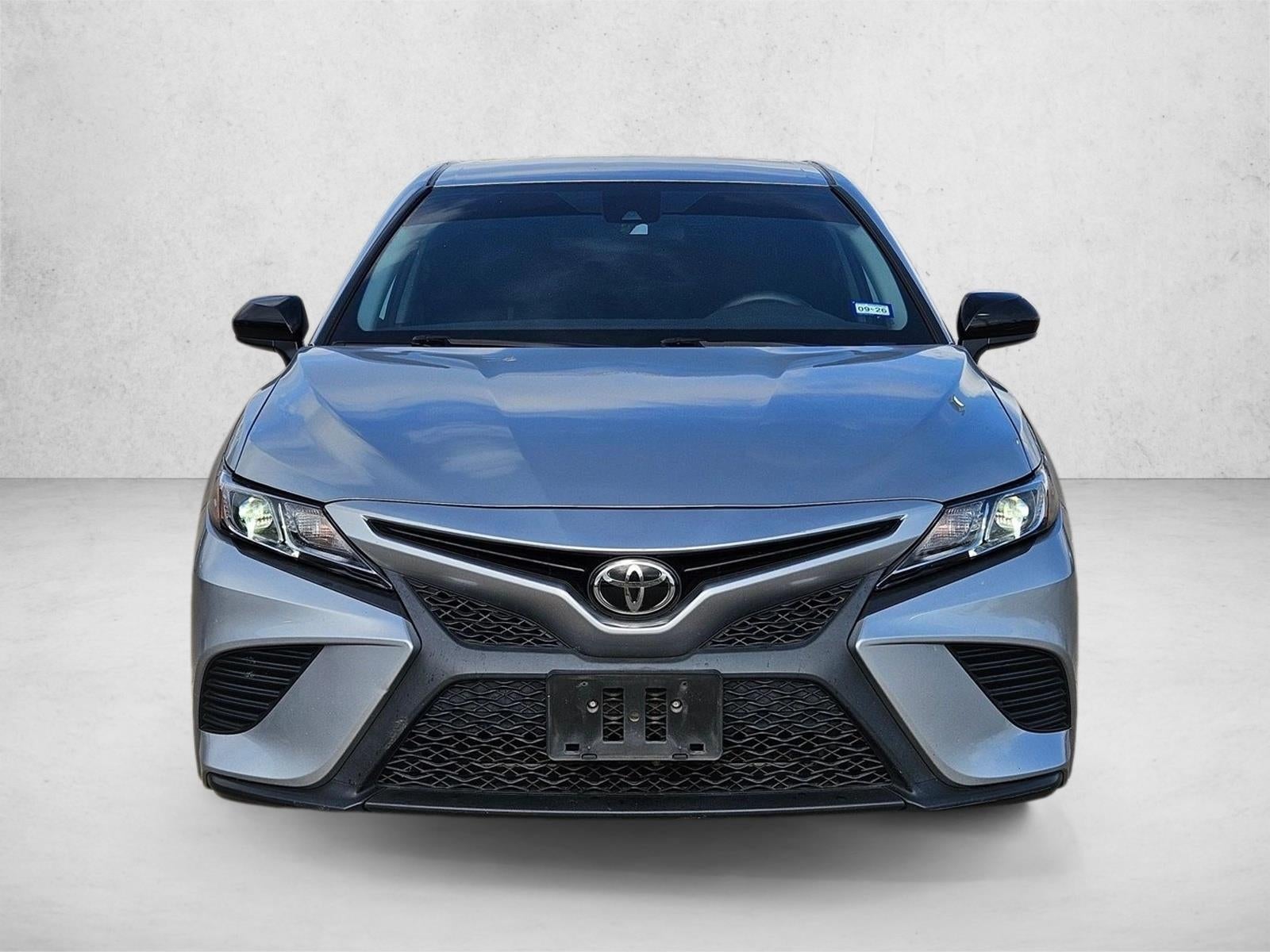 2020 Toyota Camry SE Nightshade Auto (Natl)