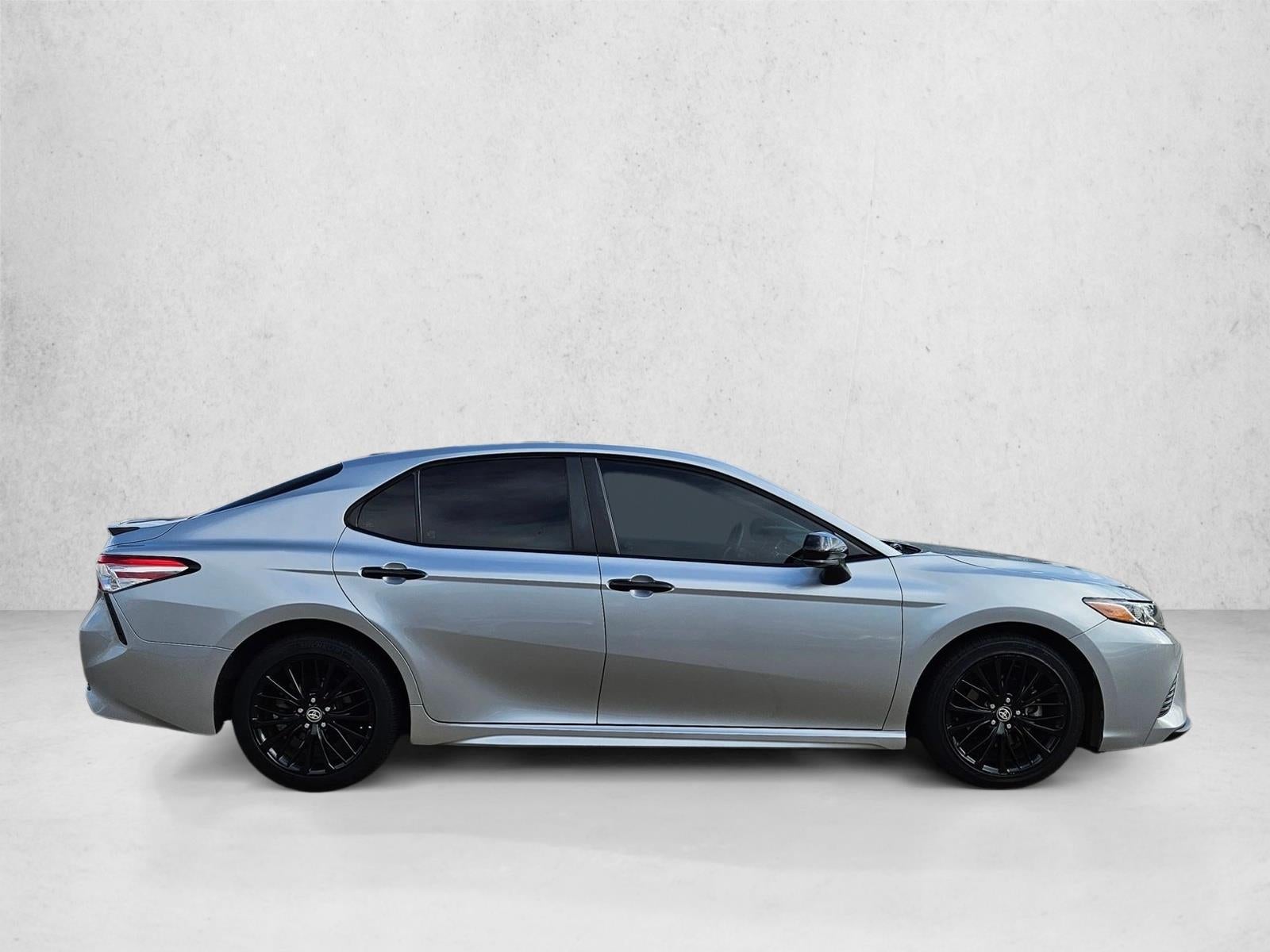 2020 Toyota Camry SE Nightshade Auto (Natl)