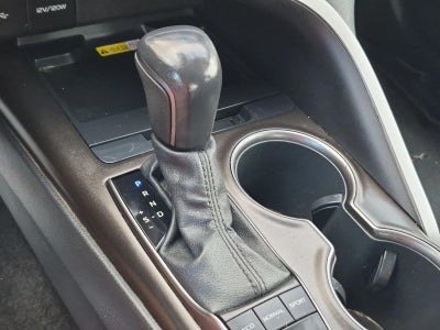 2022 Toyota Camry SE Auto (SE)