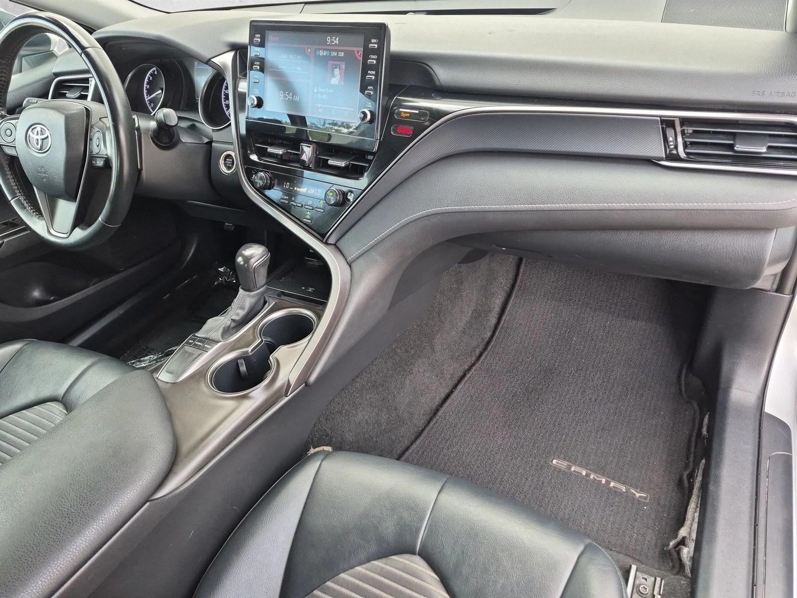 2022 Toyota Camry SE Auto (SE)