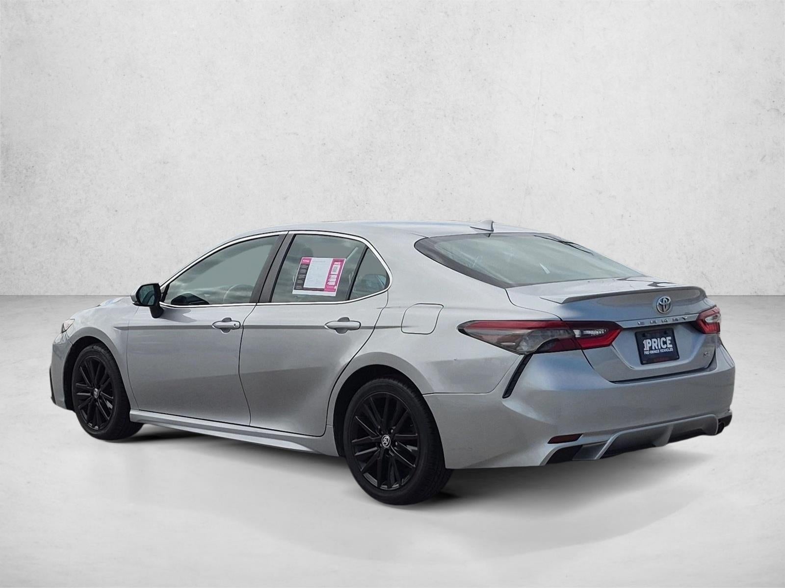 2022 Toyota Camry SE Auto (SE)