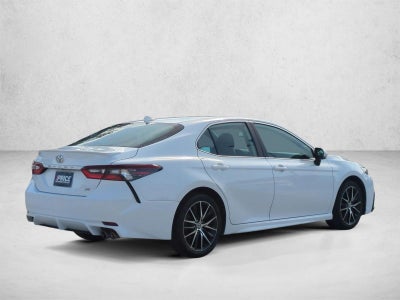 2024 Toyota Camry SE Auto (SE)