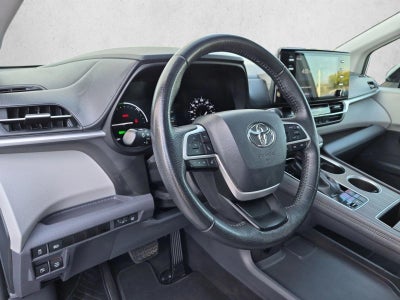 2021 Toyota Sienna XLE FWD 8-Passenger (Natl)