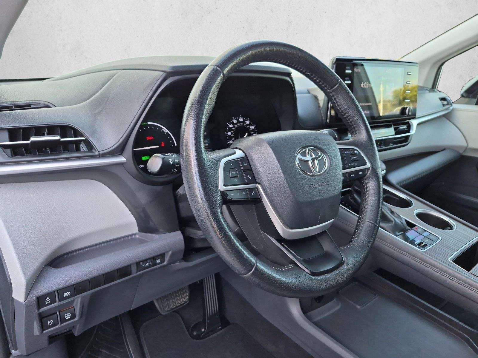 2021 Toyota Sienna XLE FWD 8-Passenger (Natl)