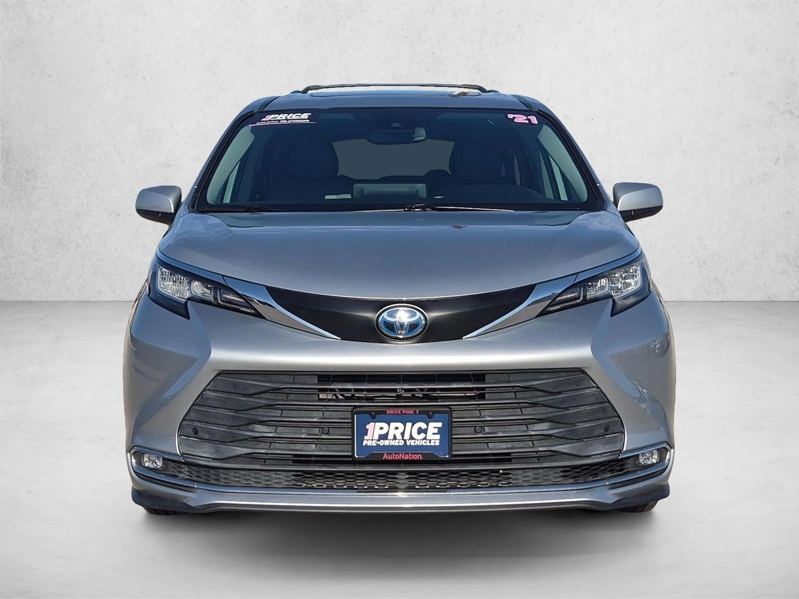 2021 Toyota Sienna XLE FWD 8-Passenger (Natl)